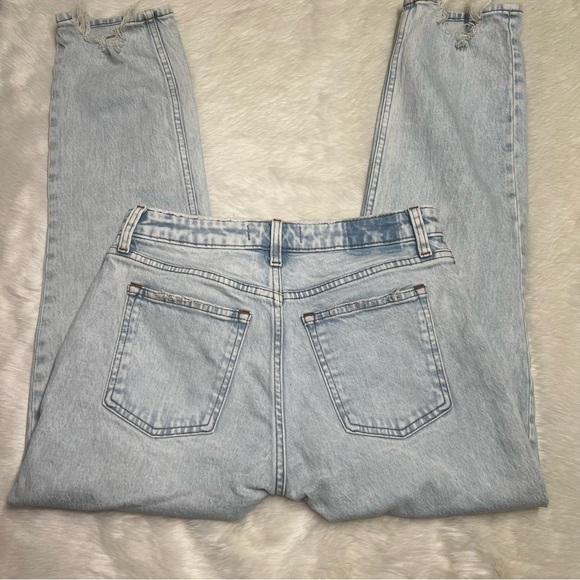 Abercrombie and Fitch light wash the mom hi rise jeans - Picture 5 of 5